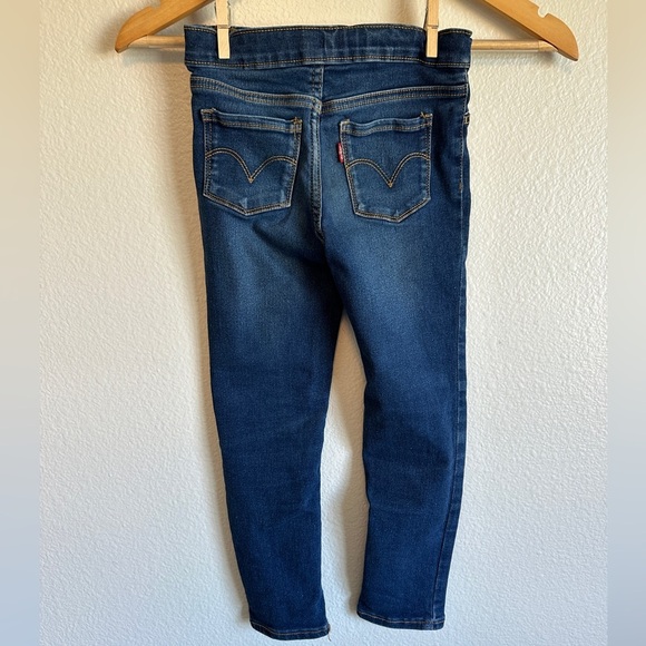 Classic Blue Girl’s Skinny Pull On Levi’s Jeans - Picture 2 of 5